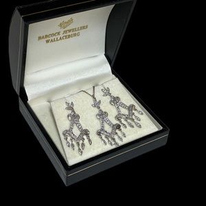 Diamond and white gold earrings and pendant set